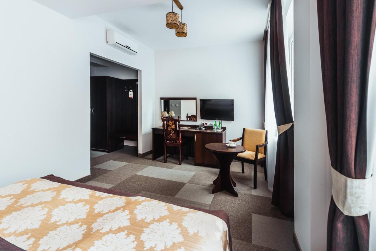 Dwor Dwikozy Hotel Eksteriør billede