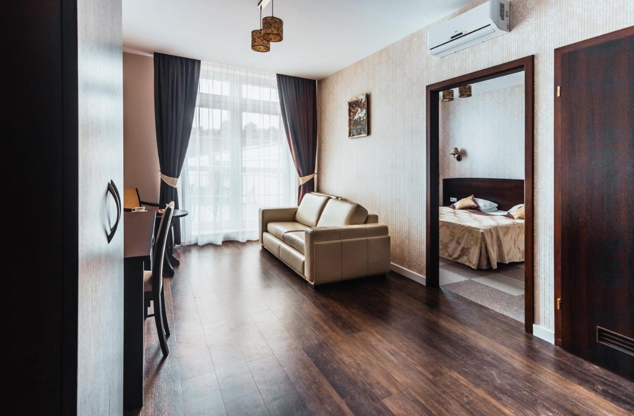 Dwor Dwikozy Hotel Eksteriør billede